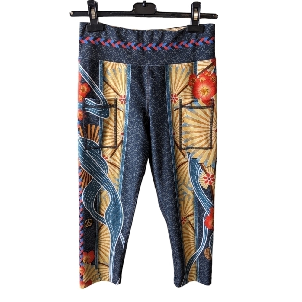 Ink burn abstract poppy print women's capri length leggings size 4